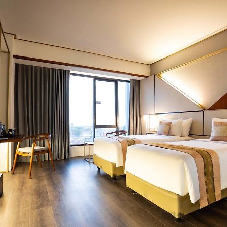 Rayz Umm Hotel Malang Exterior foto